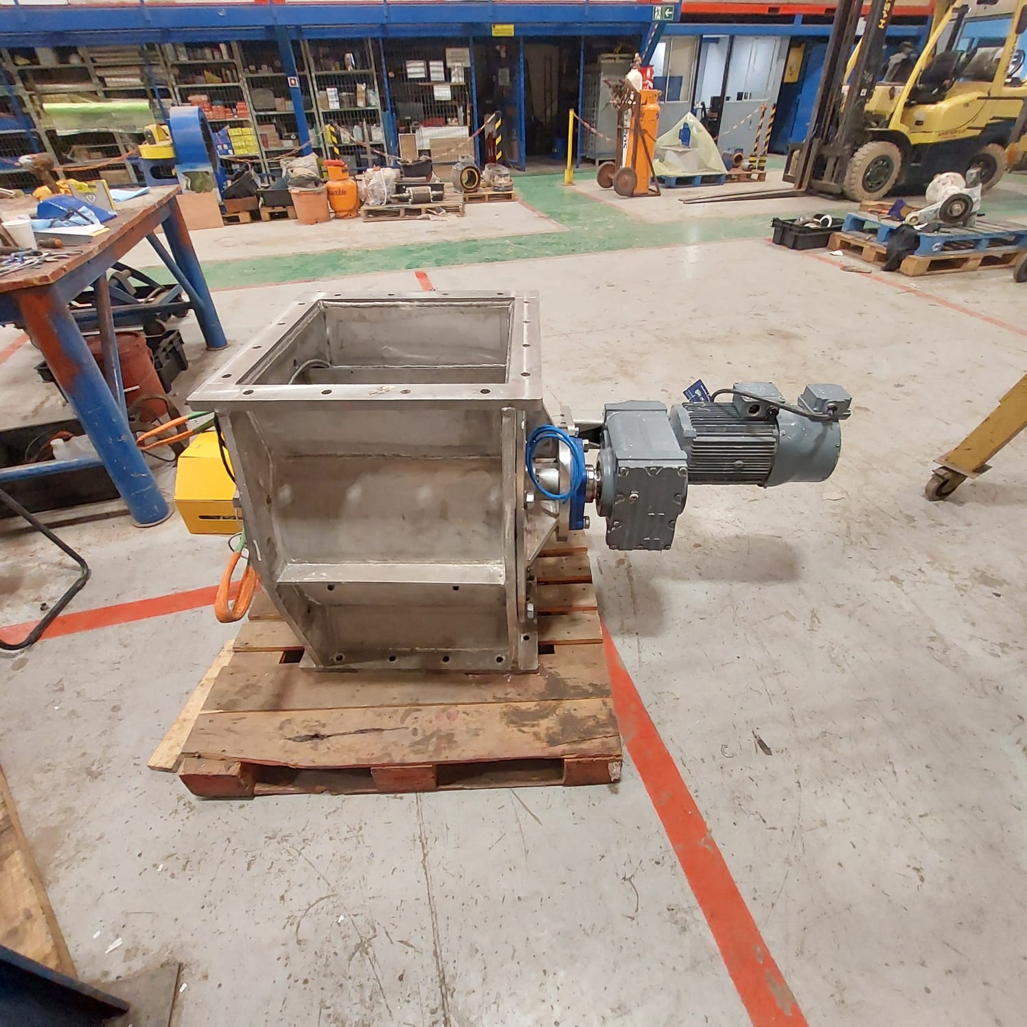 Válvula rotatoria de acero inoxidable fabricada por REIMAQ