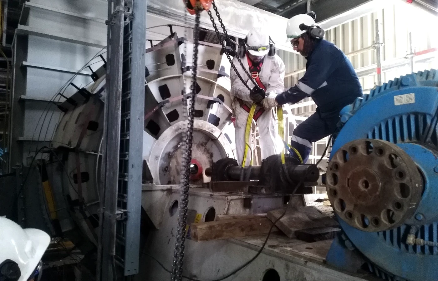 Mantenimiento real de ventilador industrial realizado por REIMAQ